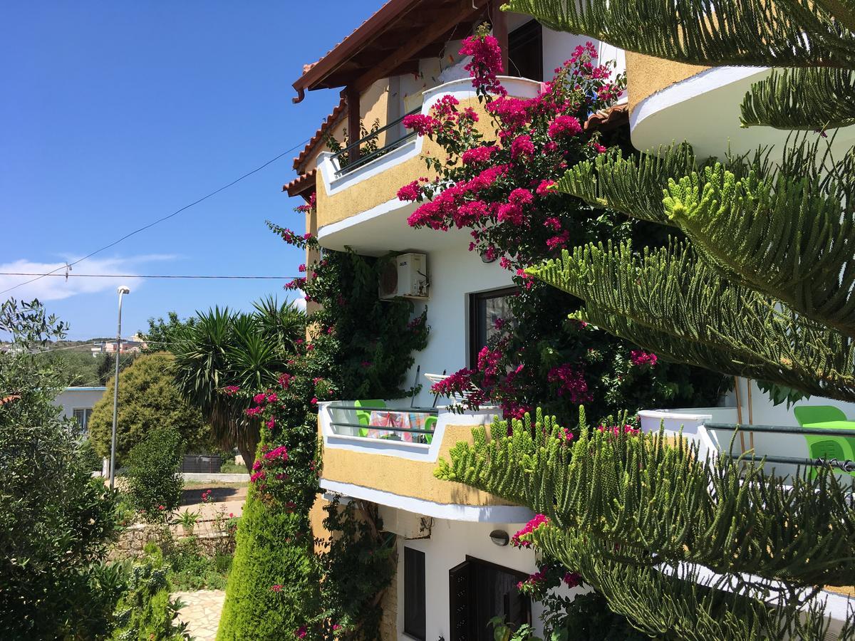 Flower Garden Villa Ксаміл Екстер'єр фото